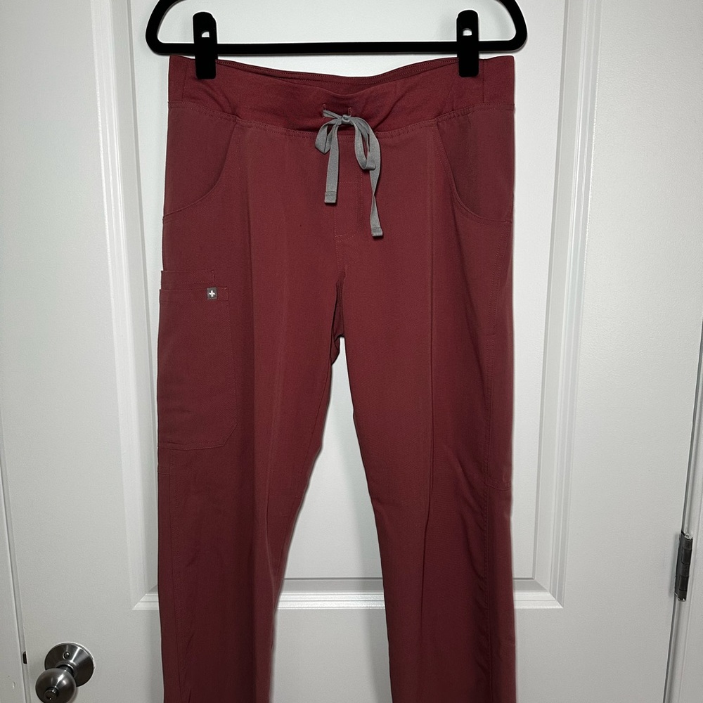 FIGS - women’s muave Kade cargo scrubs size medium